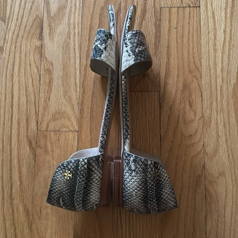 Tory Burch sz 8.5 Snakeskin Pattern Sandals flats alludes snake print leather